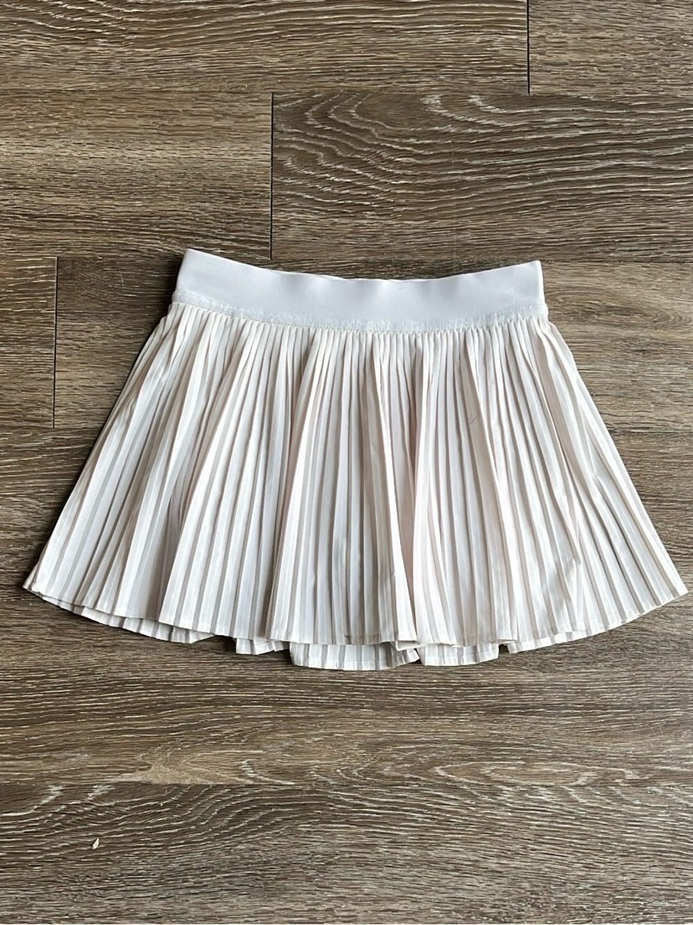 lululemon athletica Pleated Circle Skater Skirt - Cream White